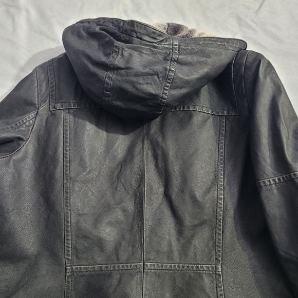 Danier Women's 3/4 Black Hooded Jacket (New) - Picture 8 of 8